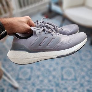 Adidas Ultraboost 22 Size 10.5 Grey White